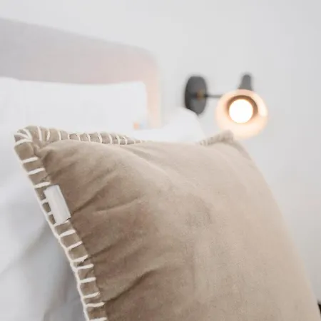 Liiiving In - Downtown Essence F Apartment *